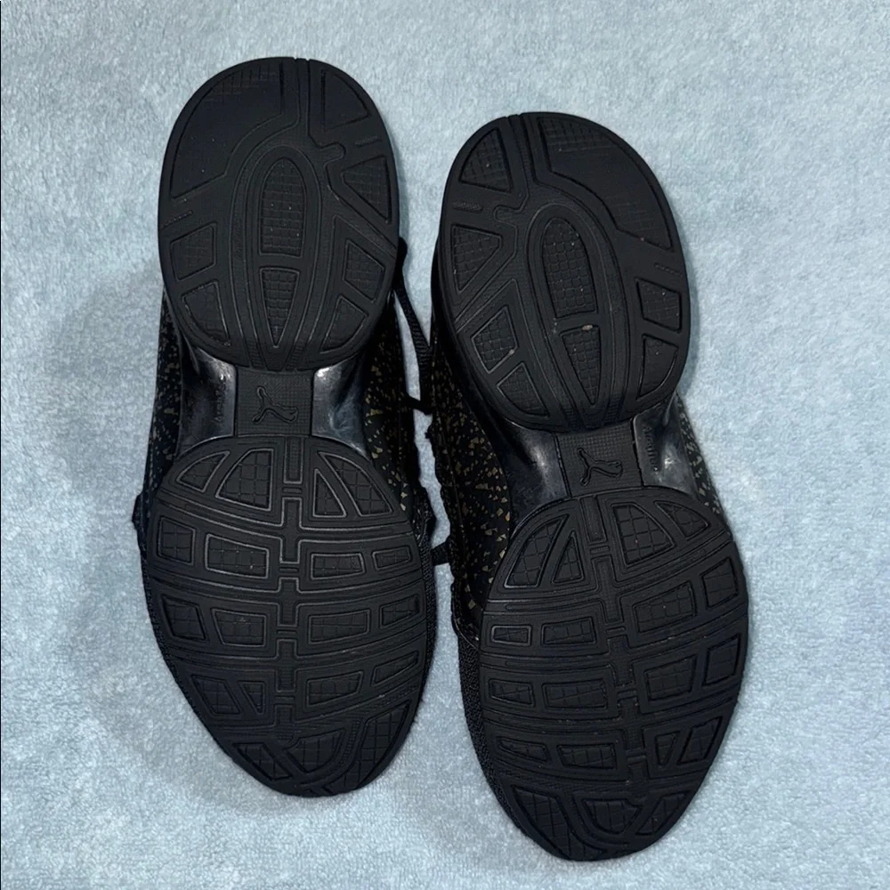 Puma Men's Black and Gold Sneakers
